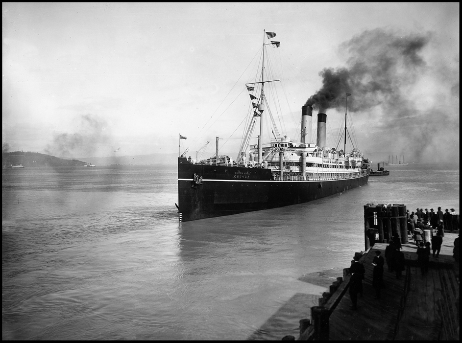 Oakland ship approaching pier